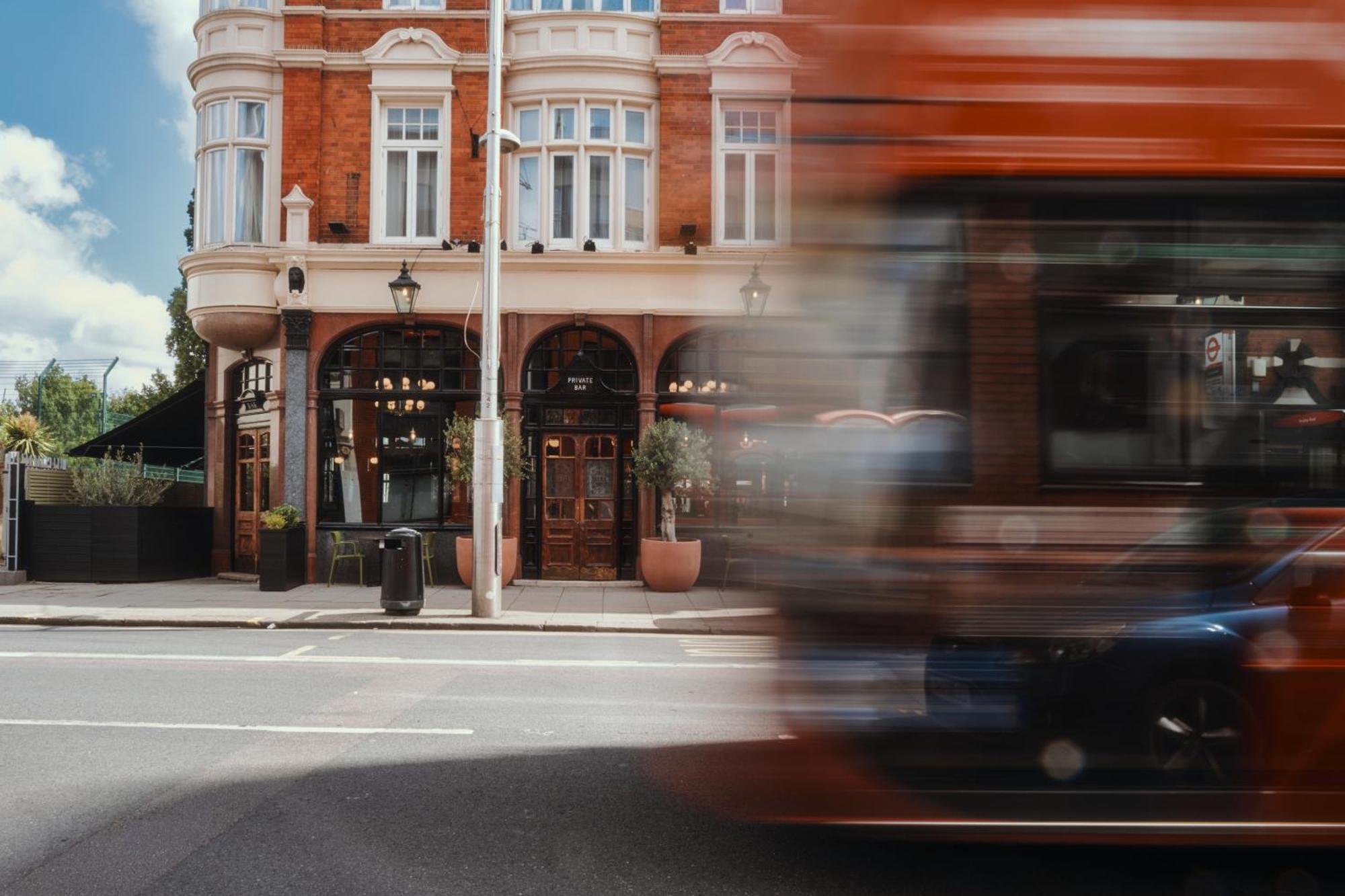 The Black Lion Pub & Boutique Guesthouse London Exterior photo